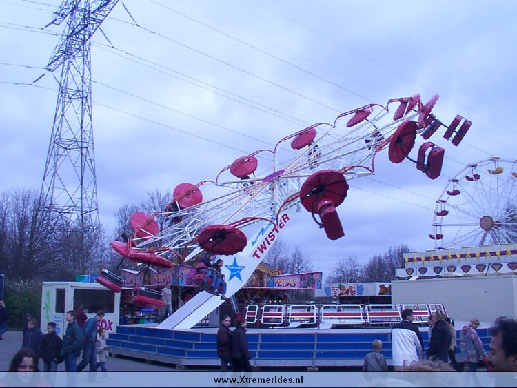 Twister 7.JPG (126892 bytes)