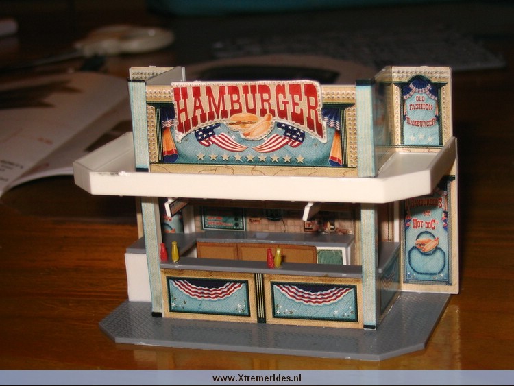 FallerHamburgertent (6).JPG (103215 bytes)