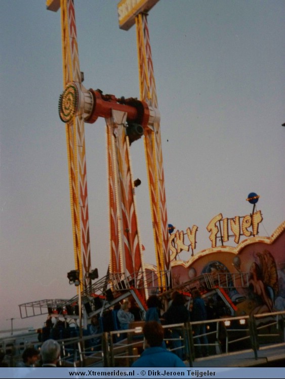 964.jpg (84841 bytes)