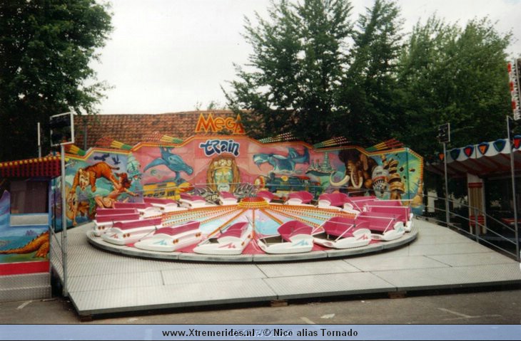 Megatrain.jpg (107980 bytes)