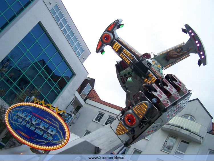 Mixxxer (1).JPG (129497 bytes)