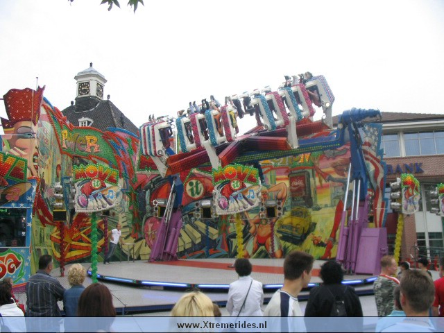 Move It 24.jpg (96340 bytes)