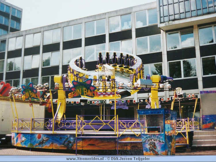 Spinball.jpg (147039 bytes)