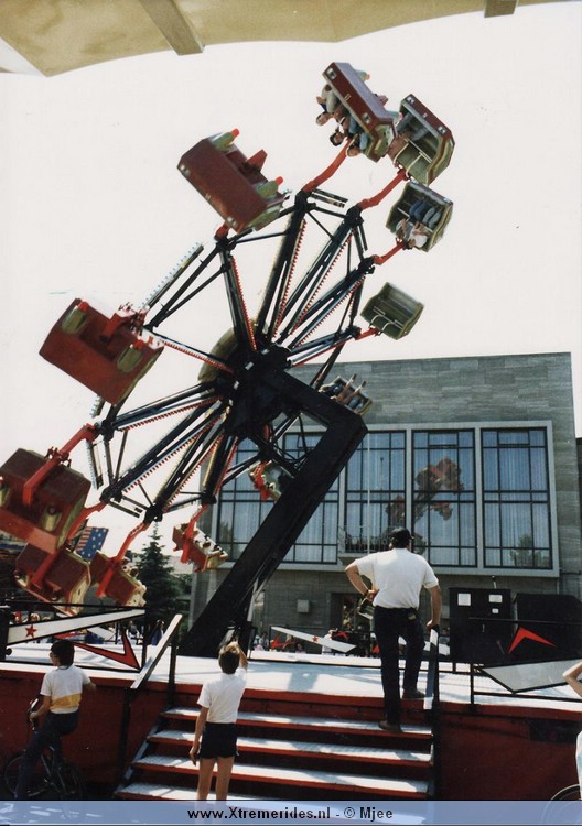 Twister.jpg (114951 bytes)