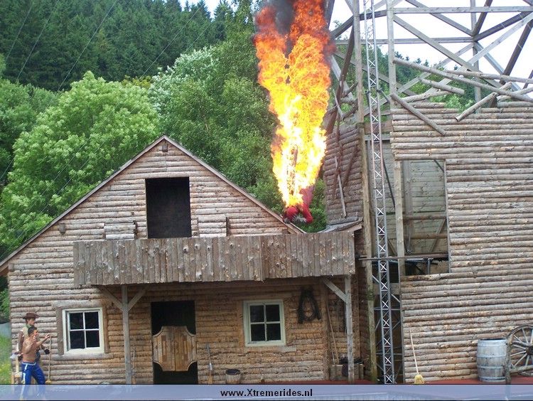 FortFun2008 (49).JPG (185166 bytes)