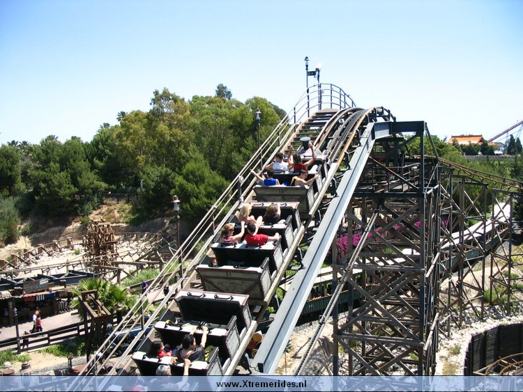 PortAvontura (20).JPG (174515 bytes)