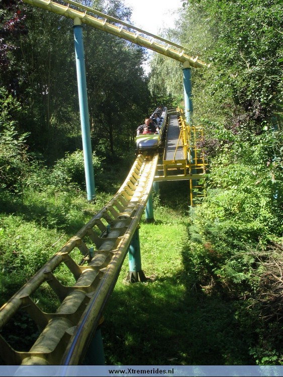 Telecoo2004 (15).jpg (197405 bytes)