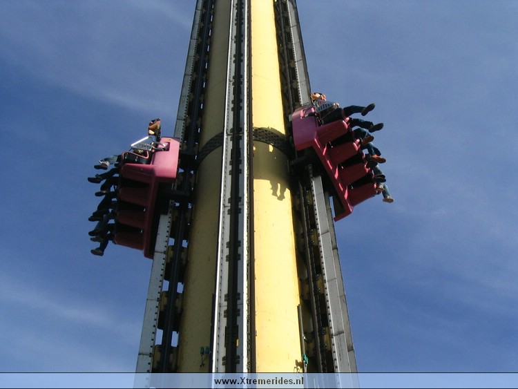 WalibiBelgie2005 (30).JPG (79858 bytes)