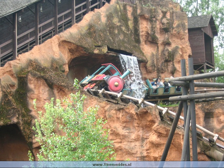 WalibiBelgie2005 (43).jpg (161078 bytes)