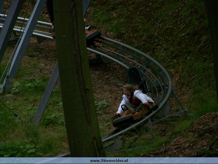 RodelbaanFortFun2008 (9).JPG (111805 bytes)