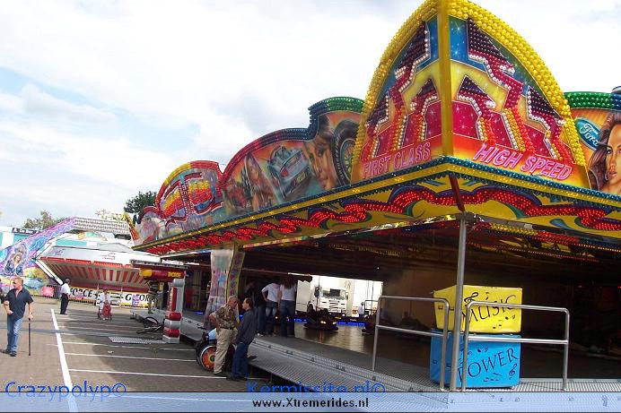 Bumper Cars Autoscooter (K) WitstijnDevoer eigenbouw.jpg (111924 bytes)