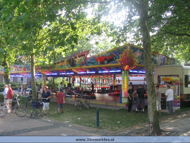 Disco Star Autoscooter (b) D.T. Hinzen Reverchon Roermond.jpg (137936 bytes)