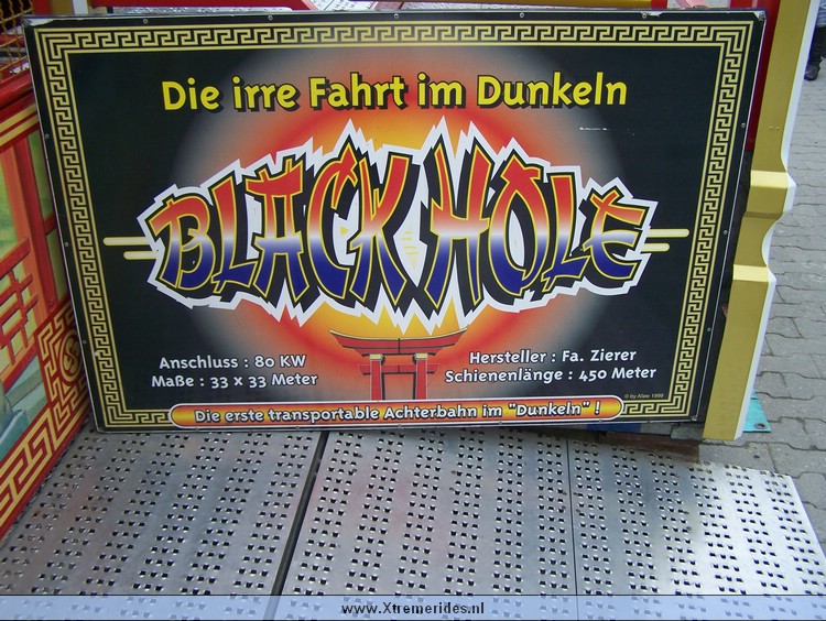Black Hole (3).JPG (183396 bytes)