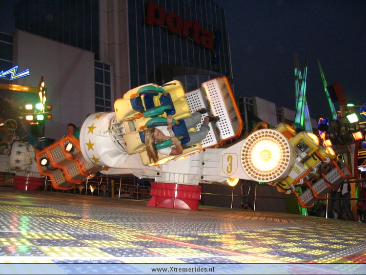 BoosterWing (3).jpg (131433 bytes)