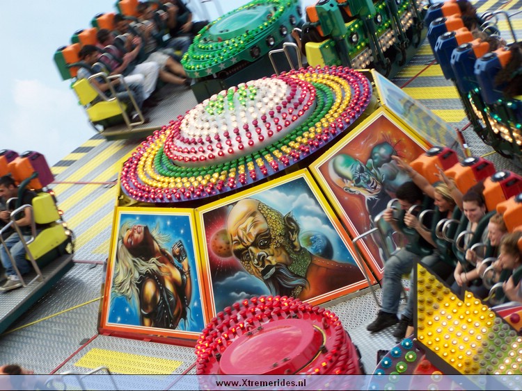 Booster (1).JPG (180471 bytes)