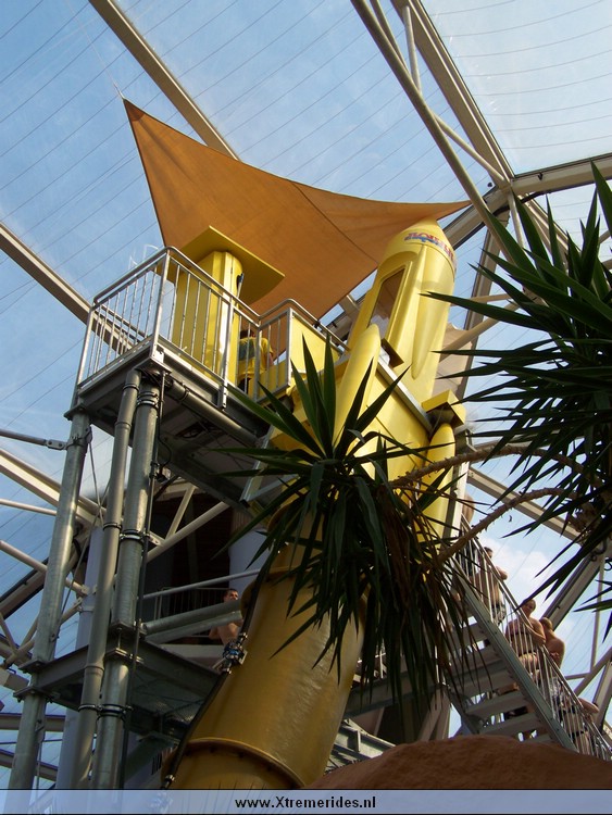 Aqualand.jpg (20).JPG (145644 bytes)