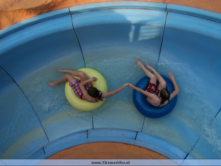 Aqualand.jpg (25).JPG (78106 bytes)