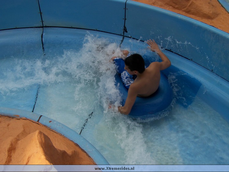 Aqualand.jpg (28).JPG (87543 bytes)