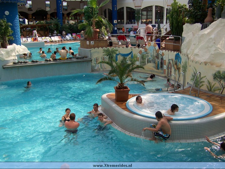 Aqualand.jpg (5).JPG (151234 bytes)