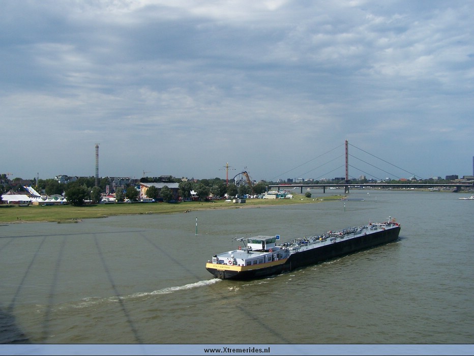 Dusseldorf2007.JPG (117319 bytes)