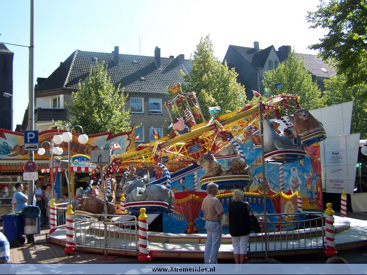 Beeckerkirmes (8).jpg (172463 bytes)