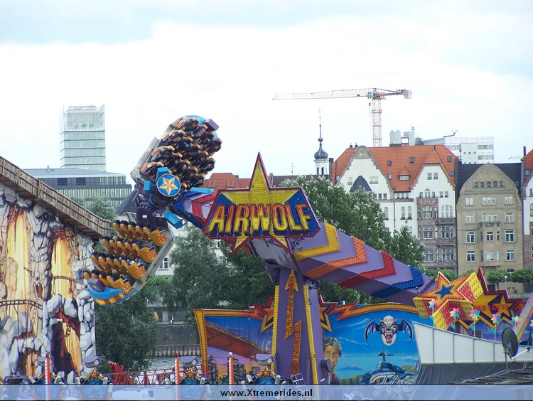 Dusseldorfrheinkirmes2008 (1).JPG (138475 bytes)