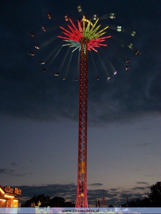 Dusseldorfrheinkirmes2008 (88).jpg (80422 bytes)