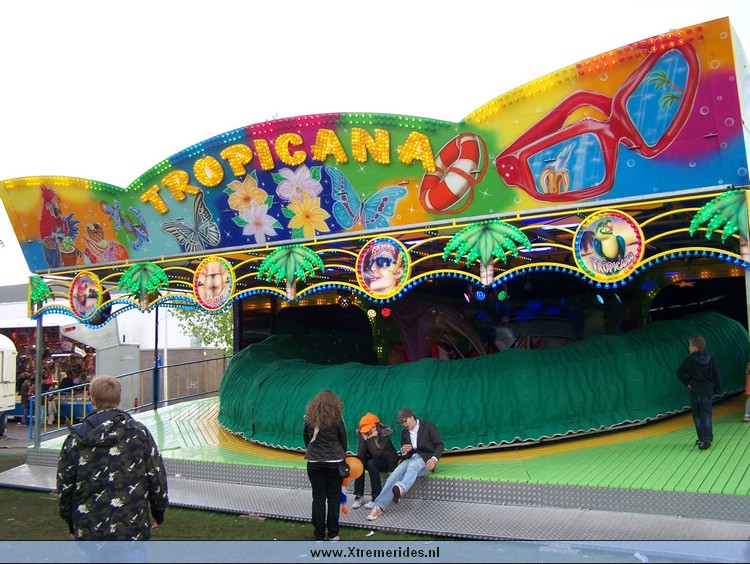 VoorschotenKoninginnenkermis2008 (10).jpg (147990 bytes)