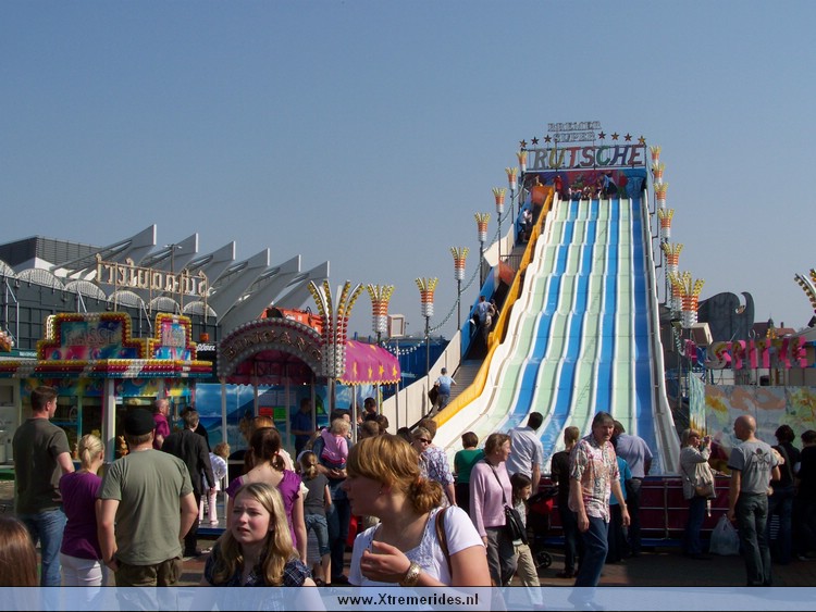 BremenOsterkirmes2009 (21).jpg (119100 bytes)