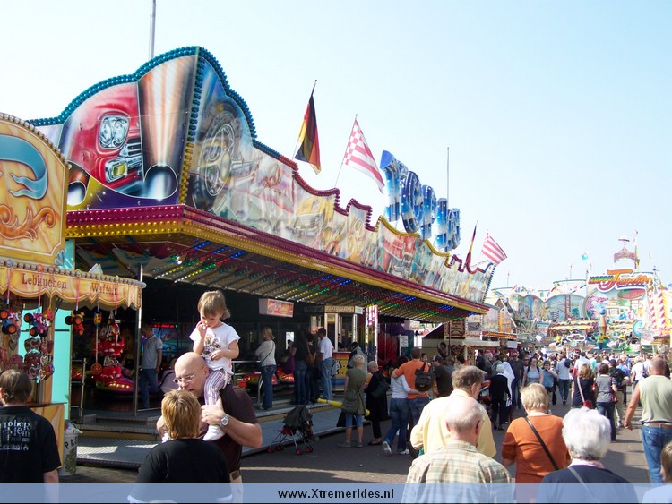 BremenOsterkirmes2009 (25).jpg (137589 bytes)