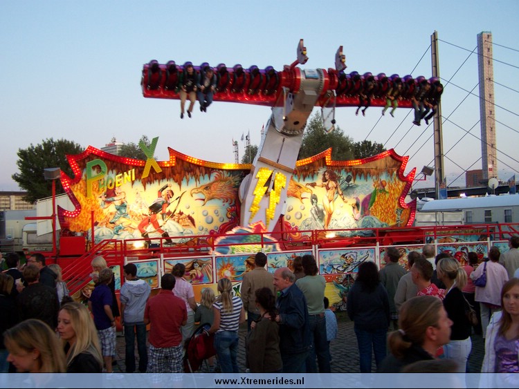 DusseldorfRheinkirmes2009 (2).jpg (133149 bytes)