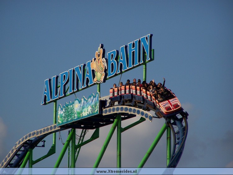 DusseldorfRheinkirmes2009 (42).jpg (90849 bytes)