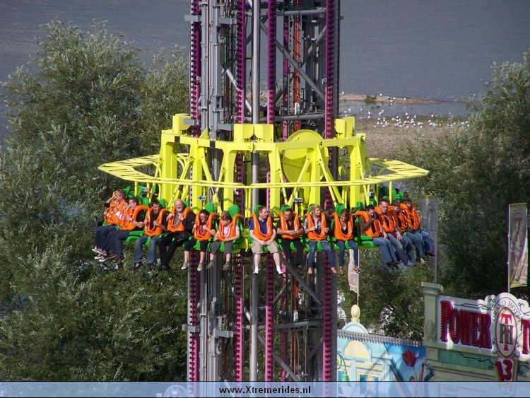 DusseldorfRheinkirmes2009 (5).JPG (180358 bytes)