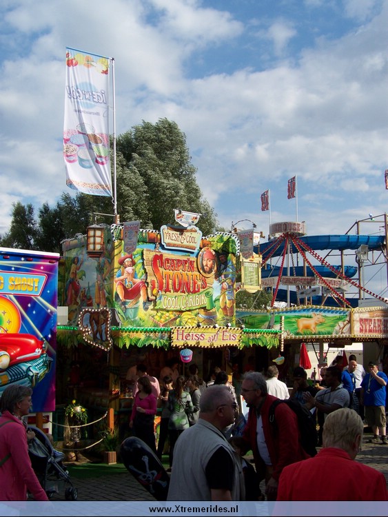 DusseldorfRheinkirmes2009 (58).jpg (140290 bytes)